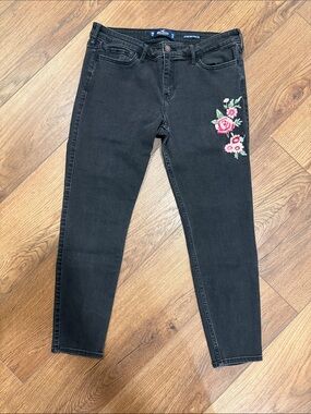 Hollister Black Skinny Jeans with Pink Floral Embroidery (15R)